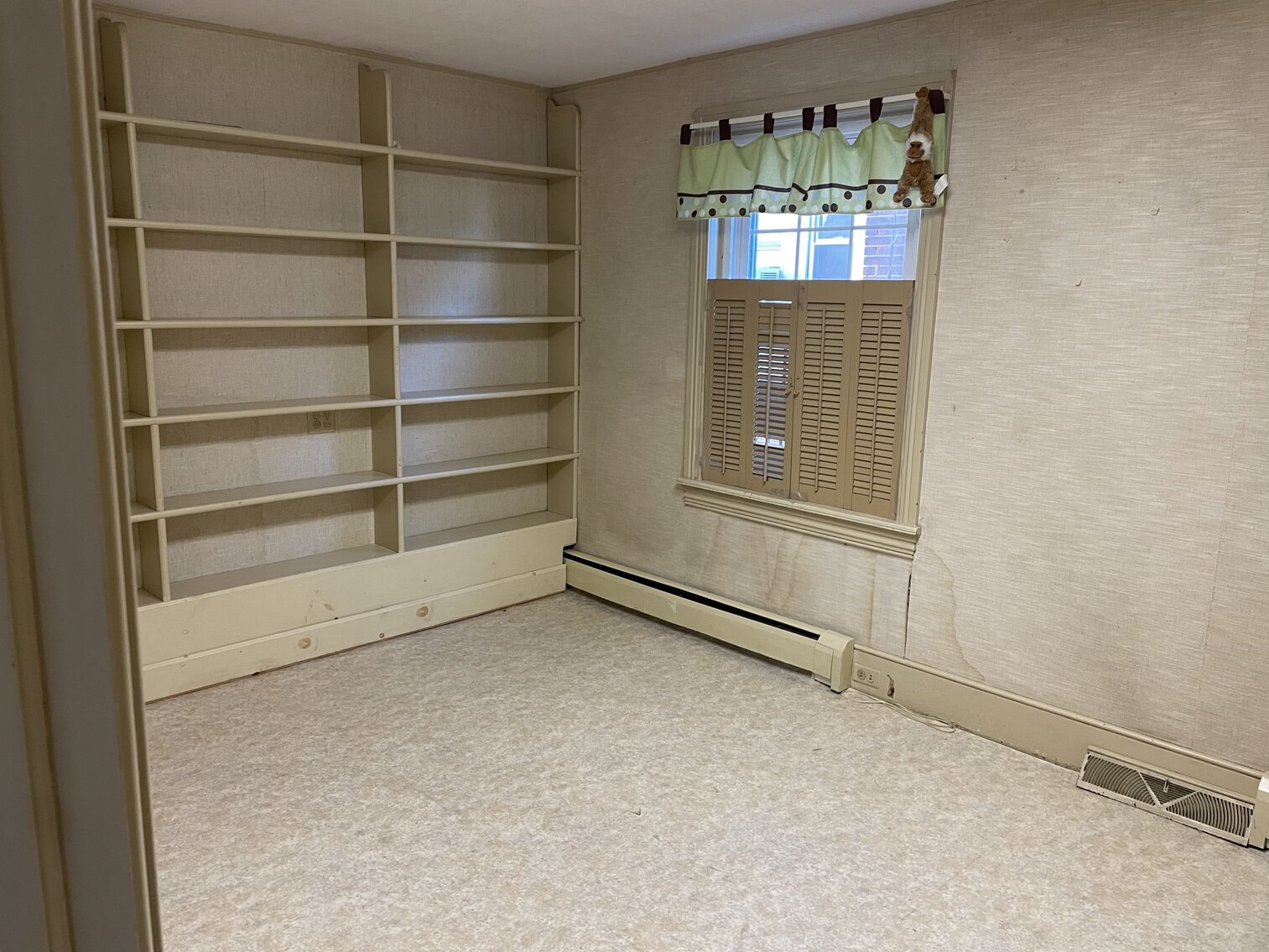 Image for Bankruptcy Auction - 2-Story 4,000 +/- SF Professional Office Building w/ Private Parking Lot in Downtown Salem