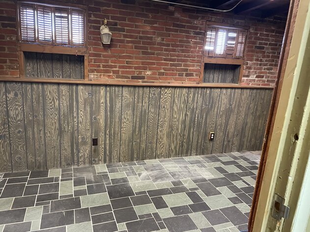 Image for Bankruptcy Auction - 2-Story 4,000 +/- SF Professional Office Building w/ Private Parking Lot in Downtown Salem