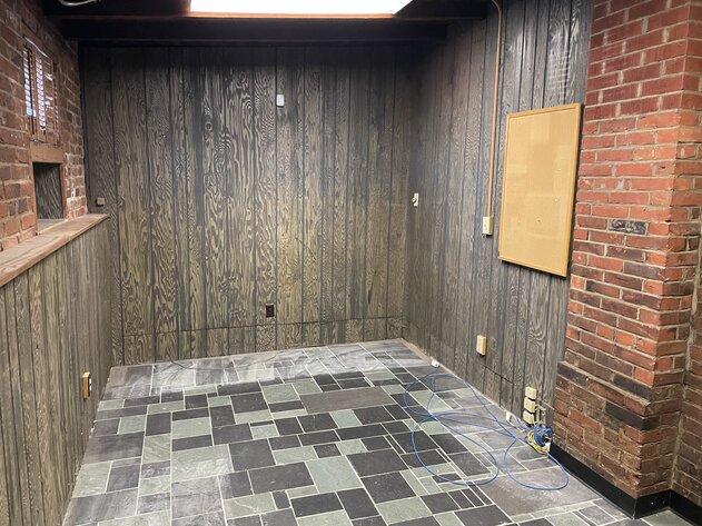 Image for Bankruptcy Auction - 2-Story 4,000 +/- SF Professional Office Building w/ Private Parking Lot in Downtown Salem