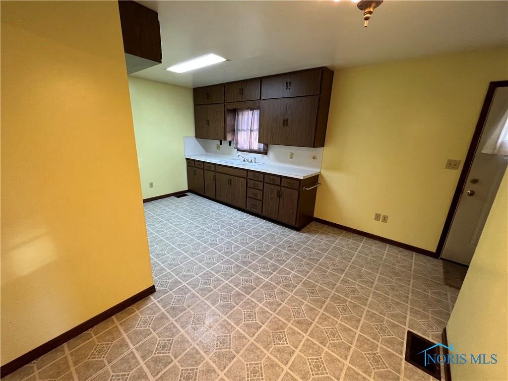 Image for MINIMUM BID AUCTION $19,000! 1425 Queen St.