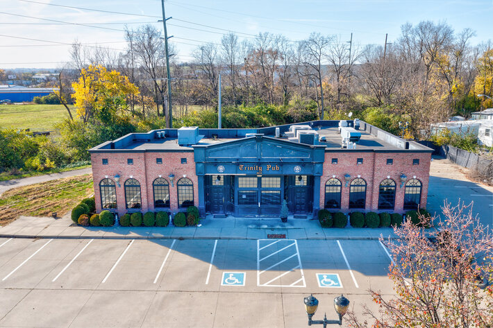 Image for Bar/Restaurant & Contents on Busy 747