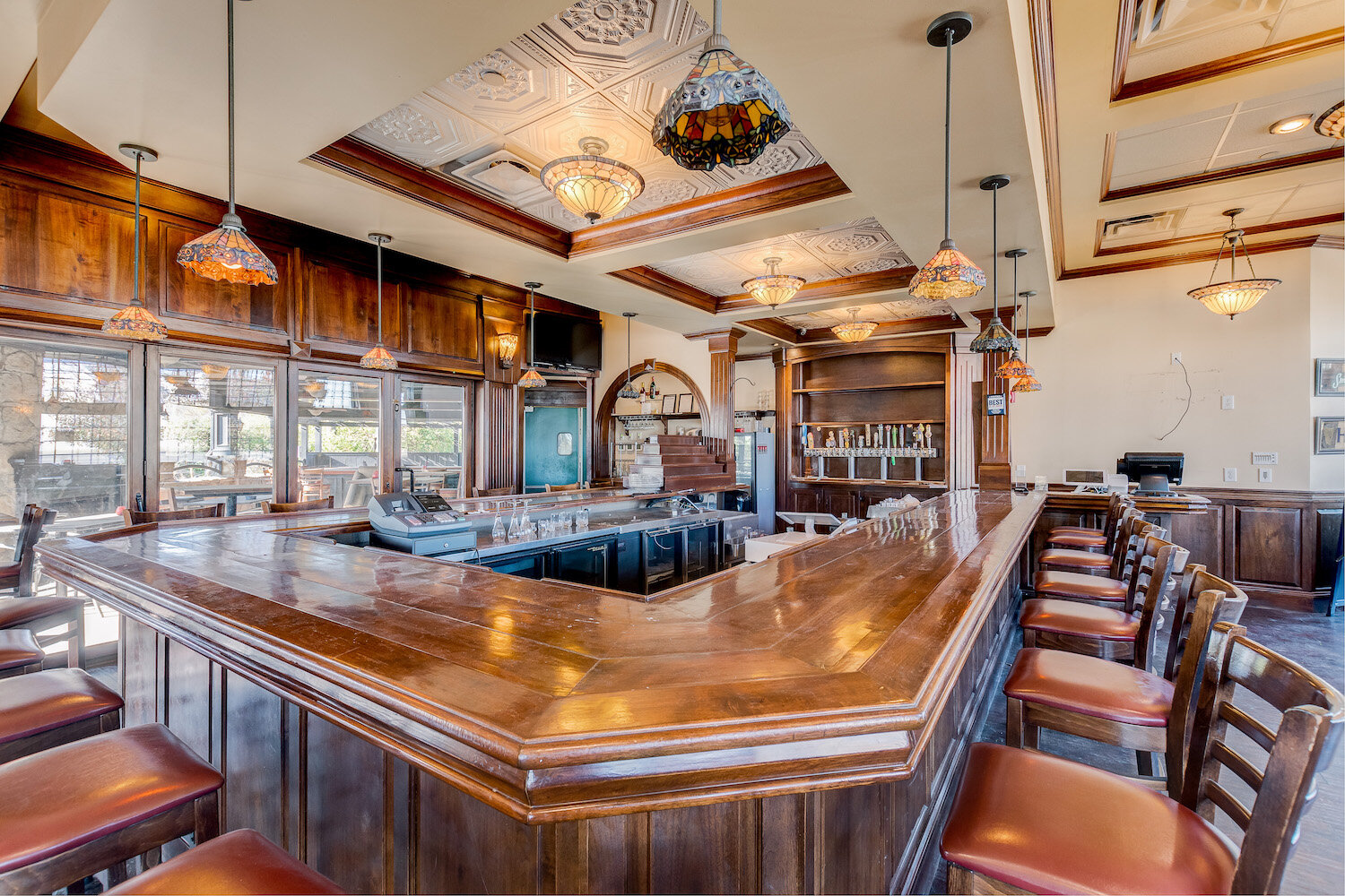 Image for Bar/Restaurant & Contents on Busy 747