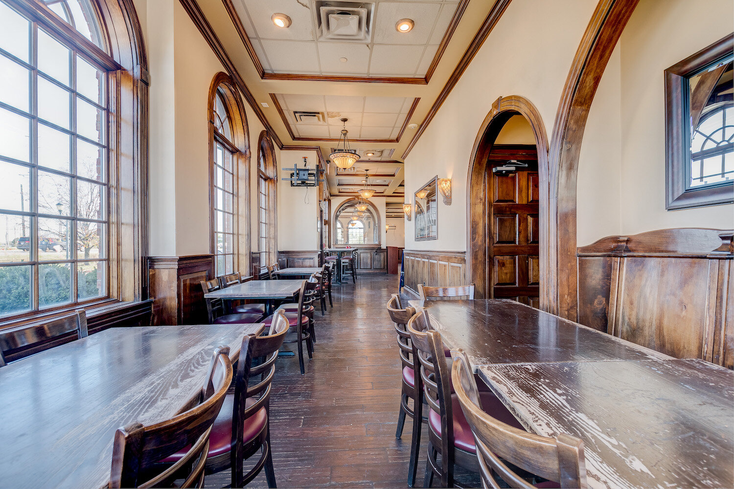 Image for Bar/Restaurant & Contents on Busy 747