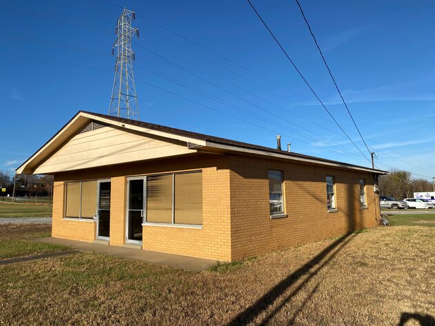 Image for ABSOLUTE AUCTION 106 CEDAR STREET KUTTAWA, KY