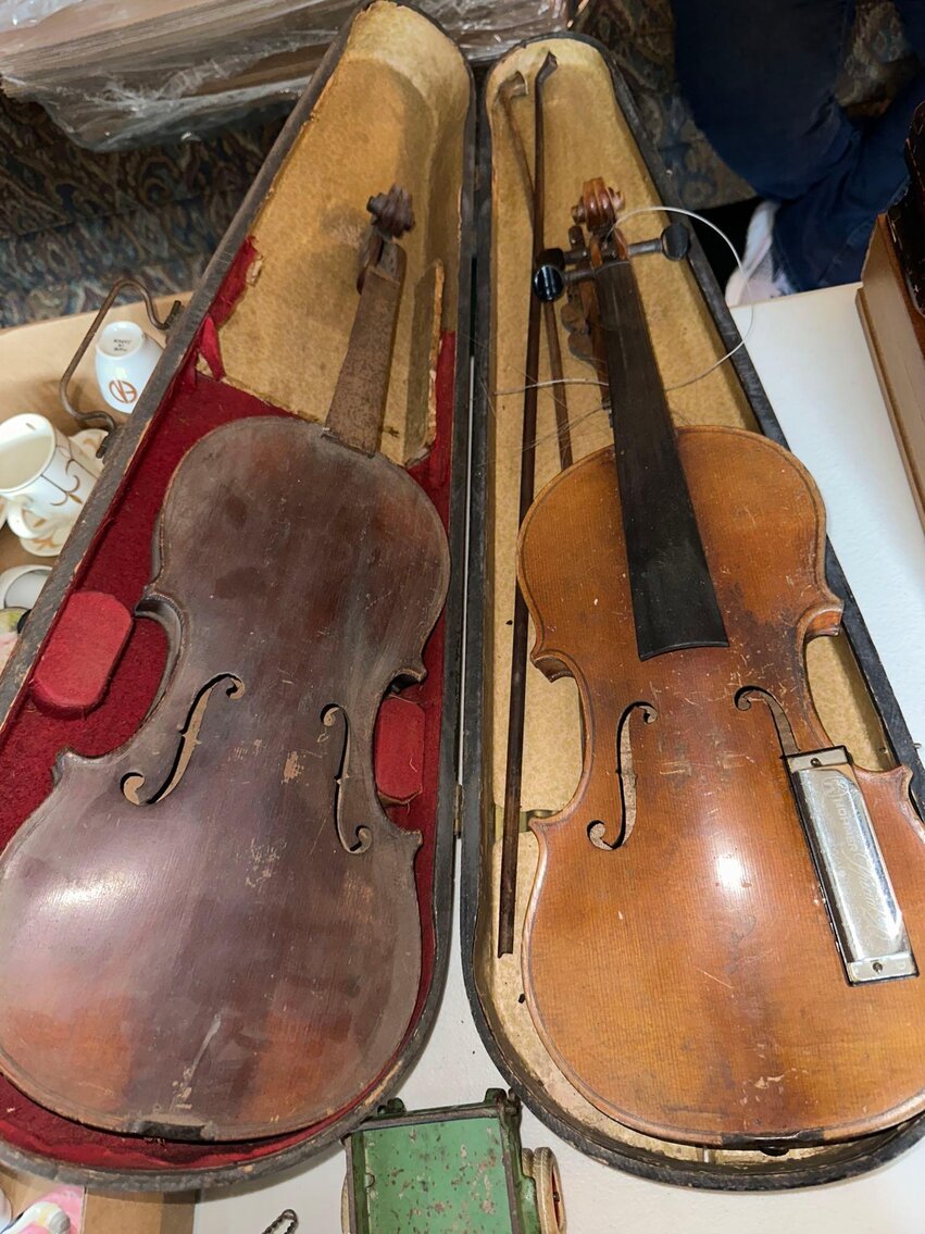 Image for Tools, Antiques, Glassware, Costume and Gold Jewelry, Collectibles, and Furnishings (S Holland Sylvania)