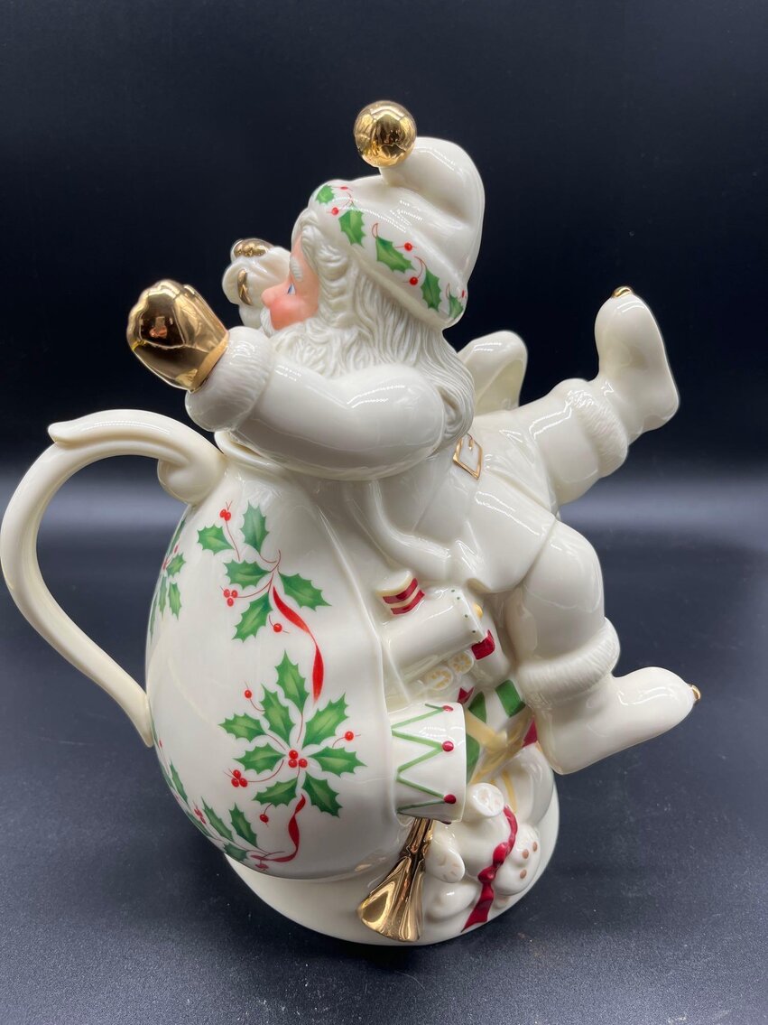 Image for Tools, Antiques, Glassware, Costume and Gold Jewelry, Collectibles, and Furnishings (S Holland Sylvania)