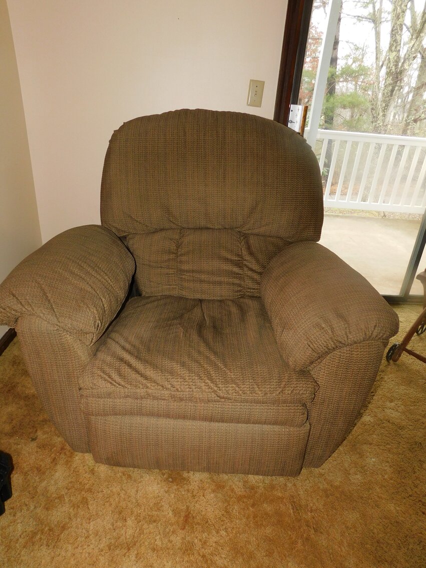 Image for Philippi, WV – Moving Auction: Furniture, Housewares, Glassware, Décor, Appliances, and More!