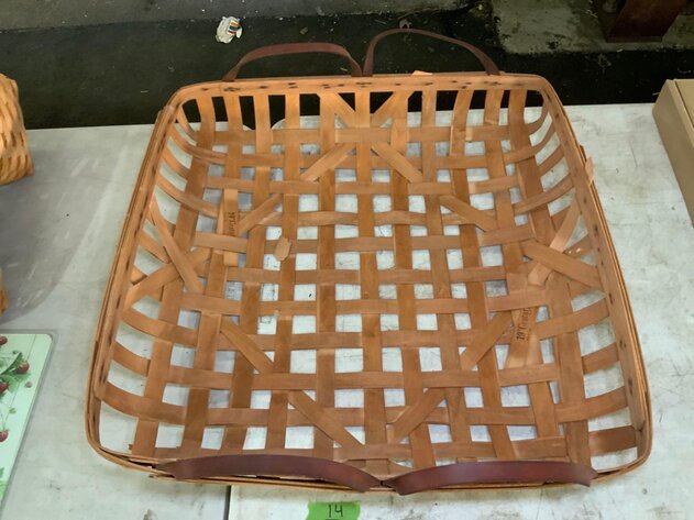 Image for Slag Glass Lamps, Advertising, Longaberger, Metal Toys, Vintage Games, Antique Furniture, Bottles