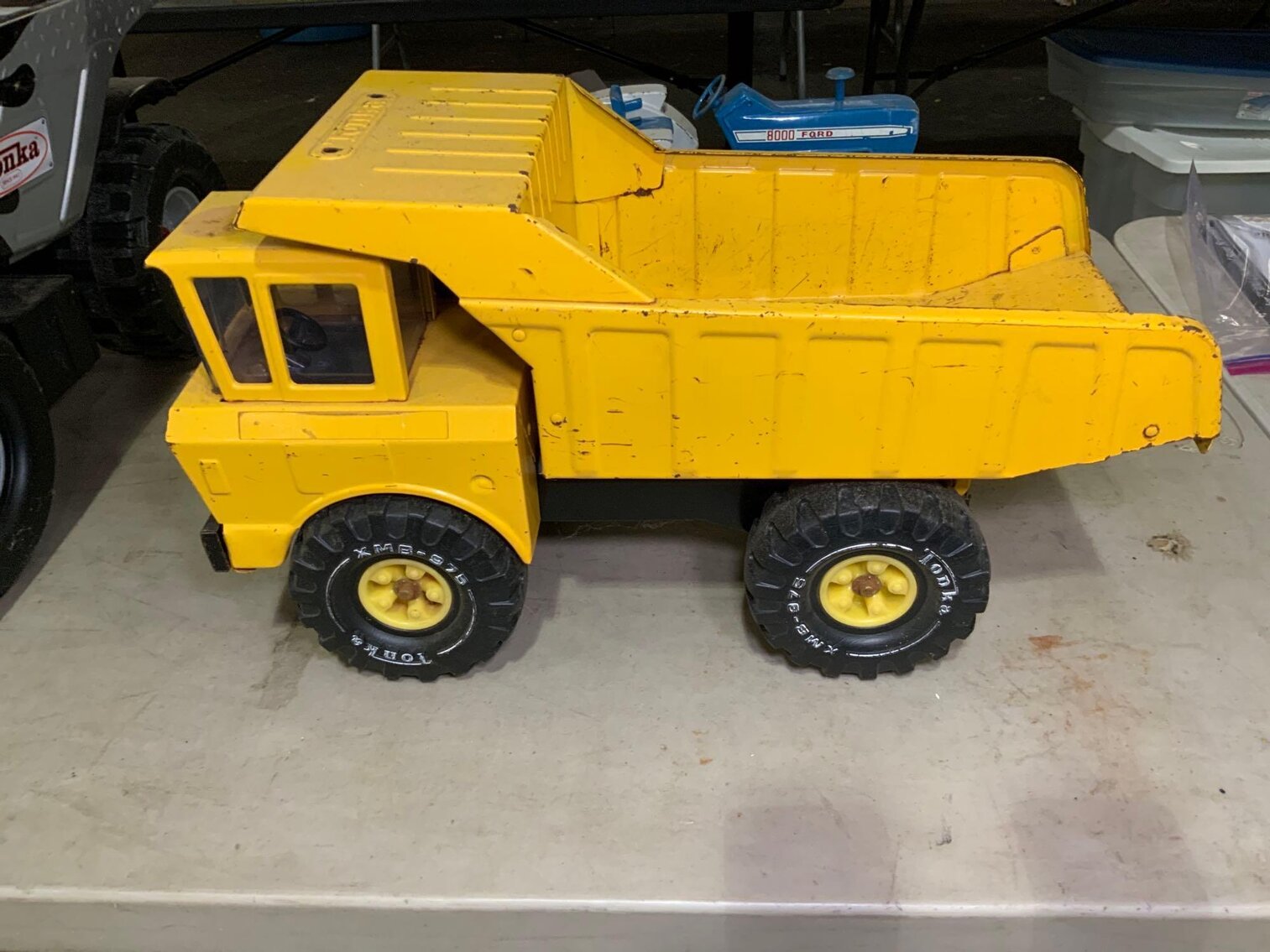 Image for Slag Glass Lamps, Advertising, Longaberger, Metal Toys, Vintage Games, Antique Furniture, Bottles