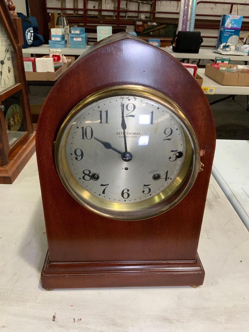 Image for Slag Glass Lamps, Advertising, Longaberger, Metal Toys, Vintage Games, Antique Furniture, Bottles