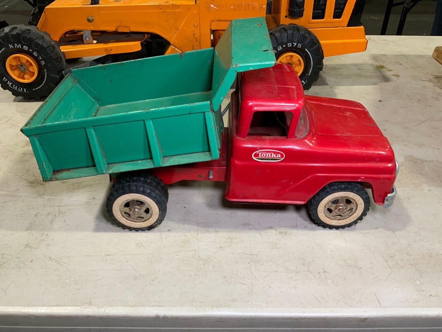 Image for Slag Glass Lamps, Advertising, Longaberger, Metal Toys, Vintage Games, Antique Furniture, Bottles