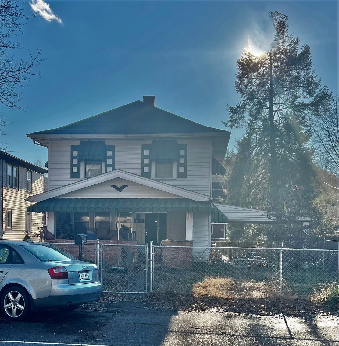 SOLD 38,500 2Story Home Near the River in Kanawha City