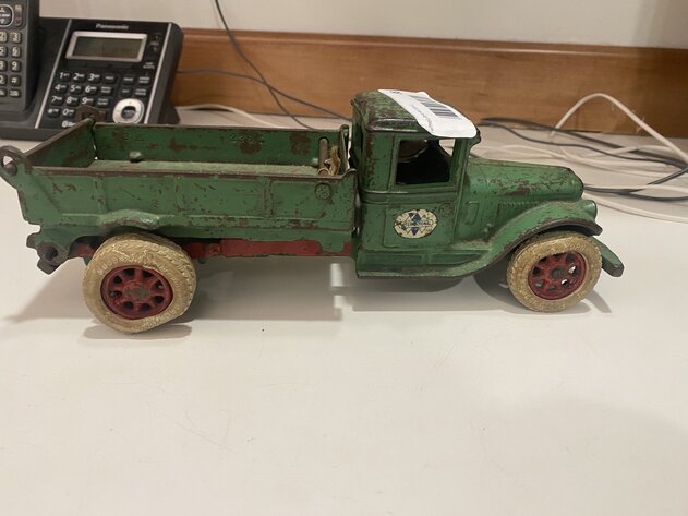 Image for Tools, Antiques, Glassware, Costume and Gold Jewelry, Collectibles, and Furnishings (S Holland Sylvania)