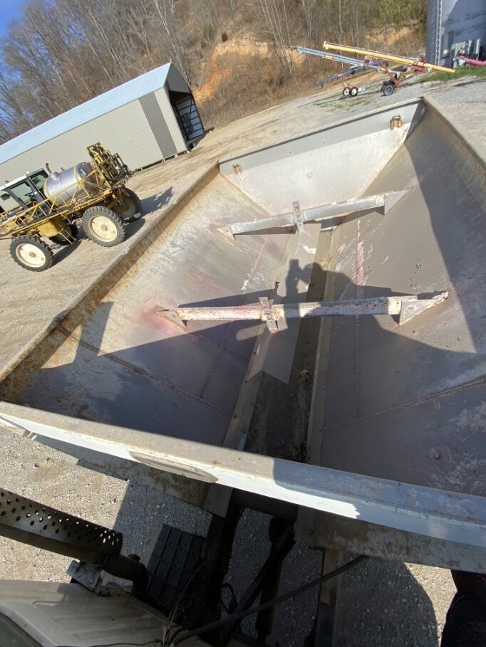 Image for 1989 International Navistar w/ New Leader L2020 GT Spreader