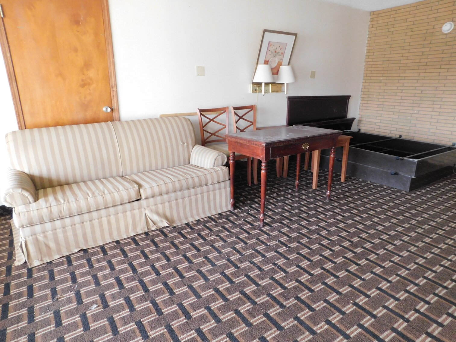 Image for Grafton, WV – Hotel Liquidation Auction: Restaurant Equipment, Furniture, Janitorial Supplies, and more!