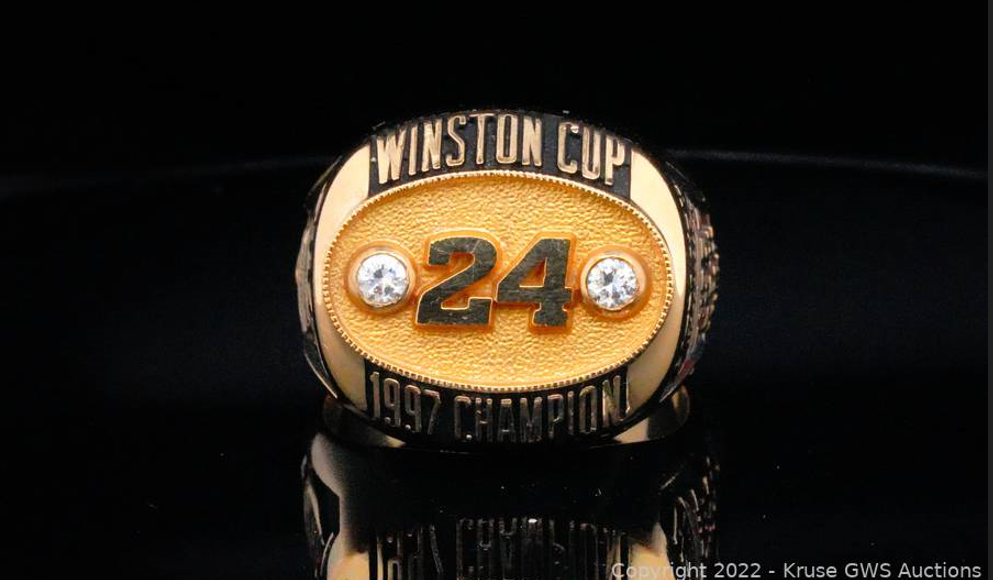 Image for Sports Legends and Iconic Memorabilia