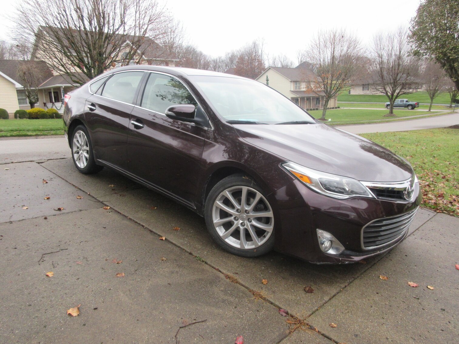 Image for Fairmont, WV – Estate of Barbara Lee Dodd: ’12 Toyota Avalon, JD X330 Mower, Furniture, Decorations, Quilts, and More!