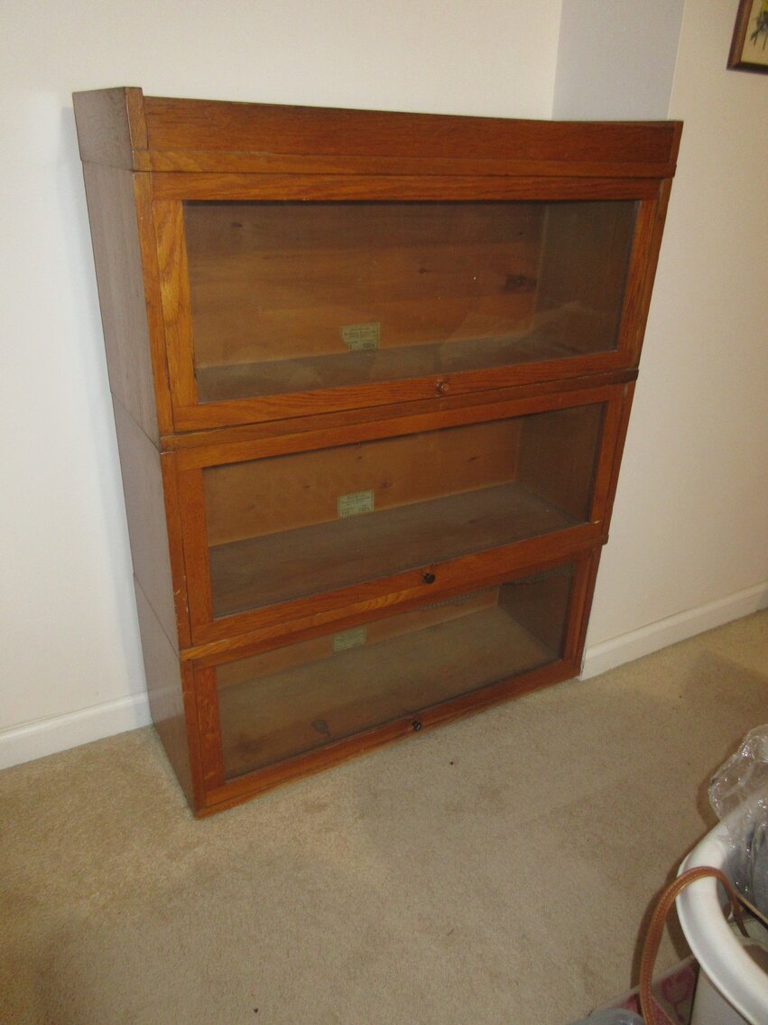 Image for Fairmont, WV – Estate of Barbara Lee Dodd: ’12 Toyota Avalon, JD X330 Mower, Furniture, Decorations, Quilts, and More!