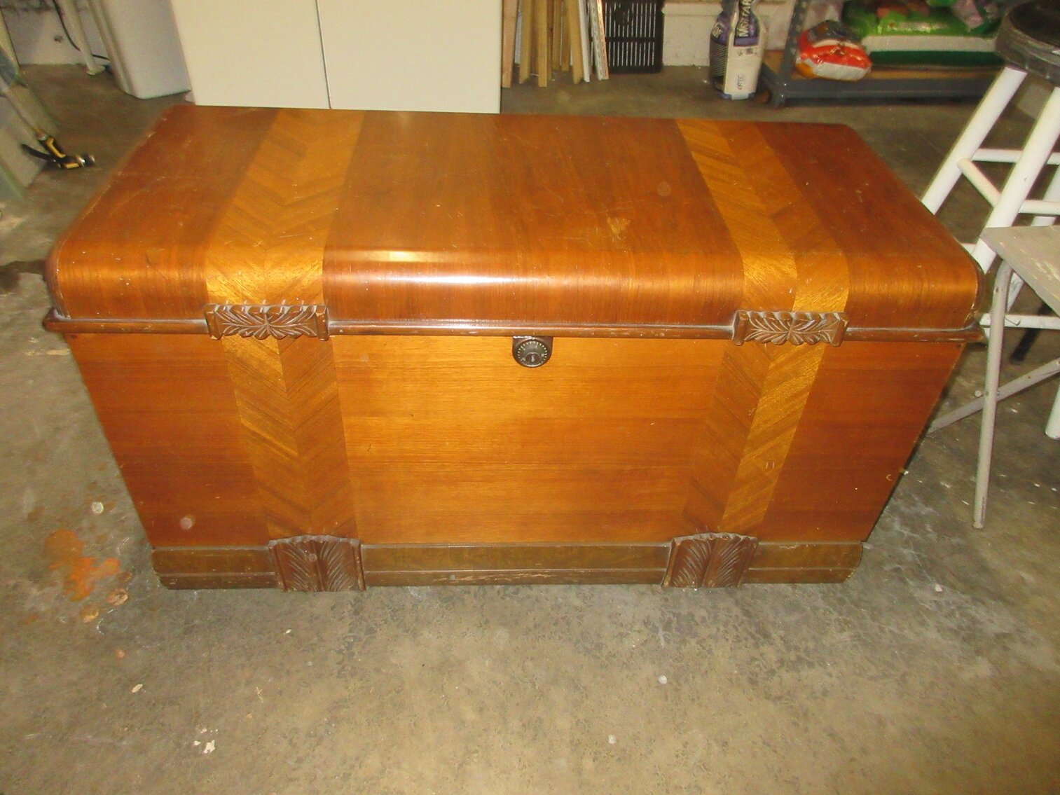 Image for Fairmont, WV – Estate of Barbara Lee Dodd: ’12 Toyota Avalon, JD X330 Mower, Furniture, Decorations, Quilts, and More!