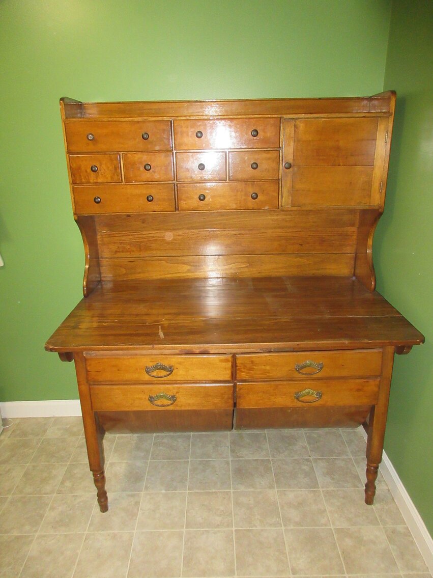 Image for Fairmont, WV – Estate of Barbara Lee Dodd: ’12 Toyota Avalon, JD X330 Mower, Furniture, Decorations, Quilts, and More!