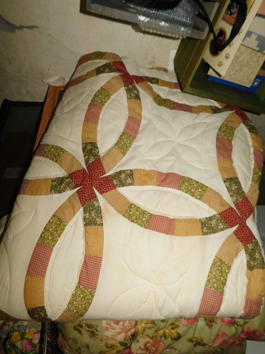 Image for Washington, PA – Estate of Laura Wickline: Christmas Décor, Furniture, Glassware & Kitchenware, Large Appliances, and More!