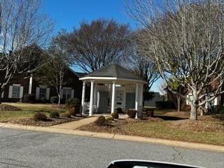 Image for Queens Crest