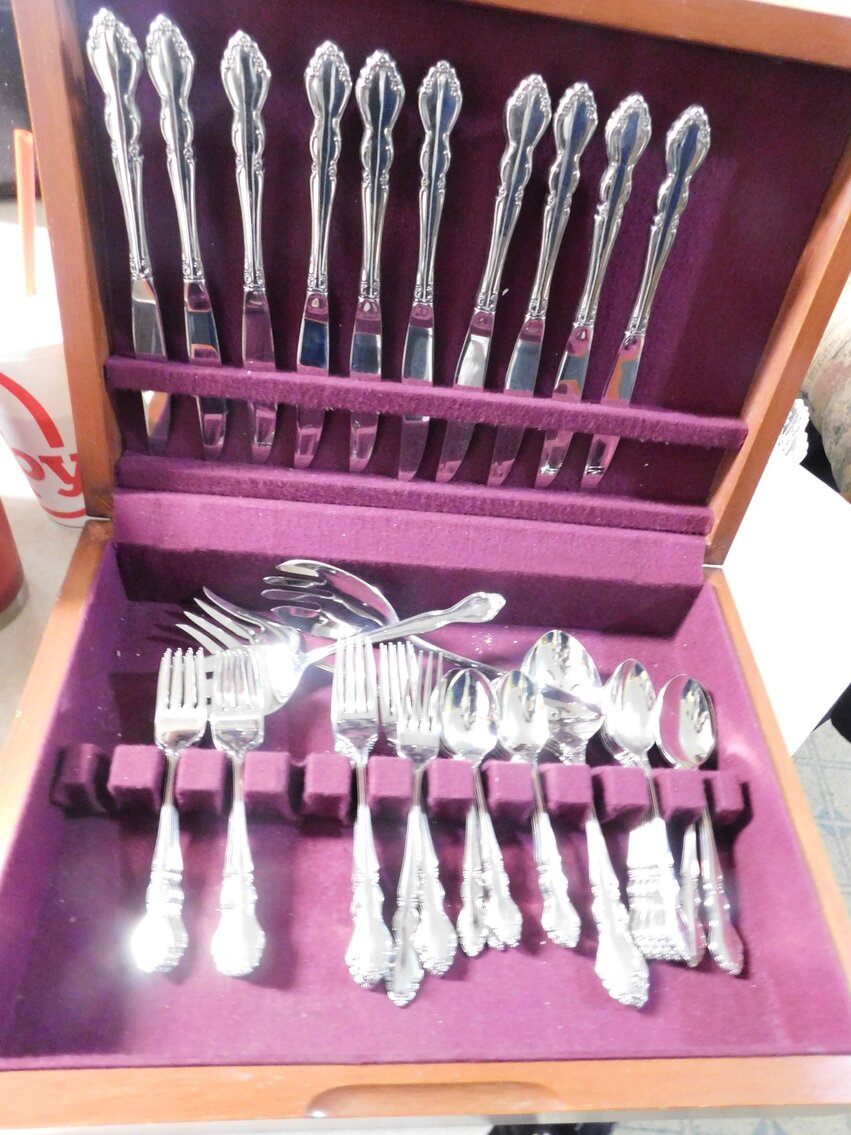 Image for Fairmont, WV – Estate Auction: Coins, Jewelry, CLEAN Furniture, Glassware, China, Household Items, and More!