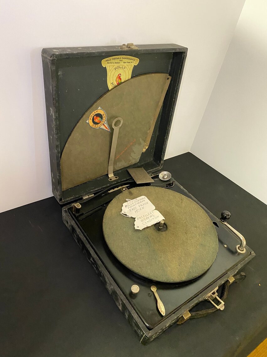 Jane Lew, WV HUGE Antique Auction! 500 Lots! Stoneware, Phonographs