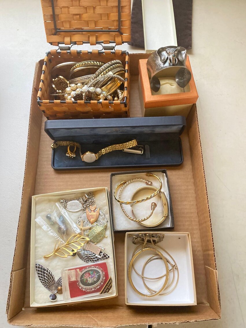 Image for Concrete Statues, Moped, Furniture, Glassware, Household