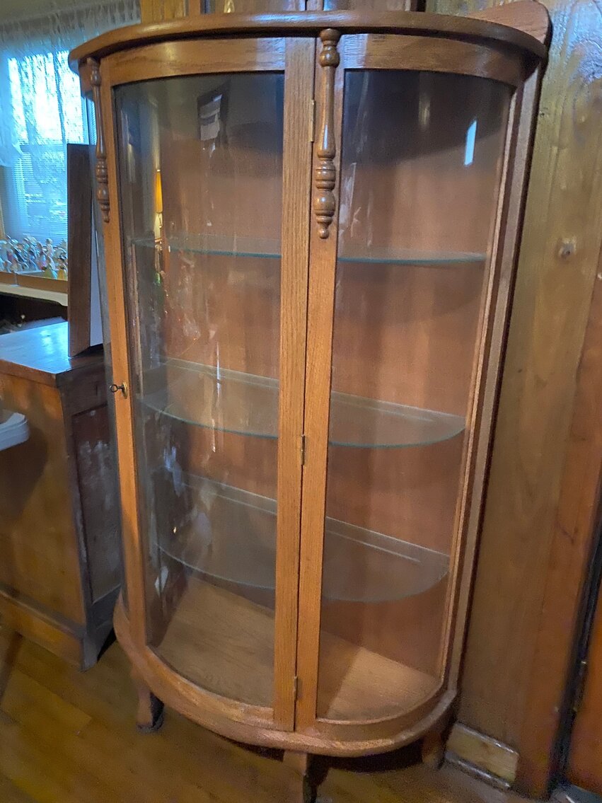 Image for Elkins, WV – Robinson Estate Auction: Antique & Modern Furniture, Pottery, Glassware, Collectible Electronics, and more!