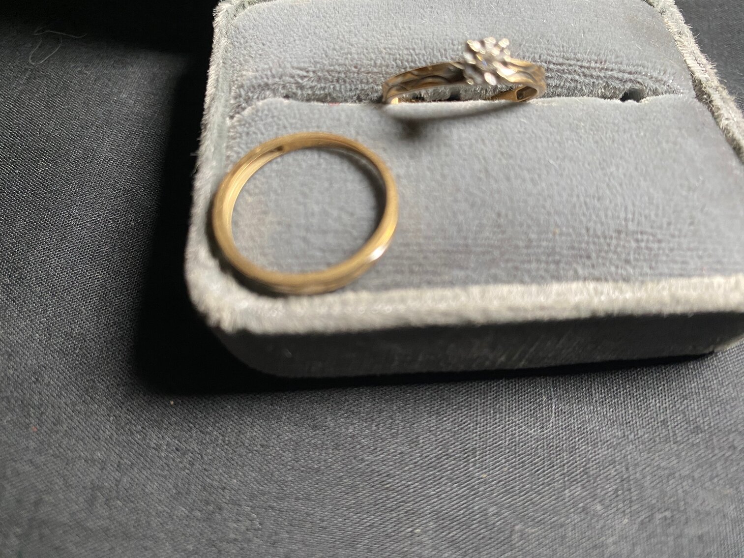 Image for Elkins, WV – Robinson Estate Auction: Antique & Modern Furniture, Pottery, Glassware, Collectible Electronics, and more!