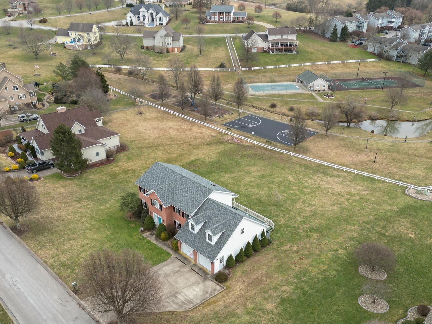 SOLD 363,000 Beautiful 4 Bedroom in the Southpointe Subdivision