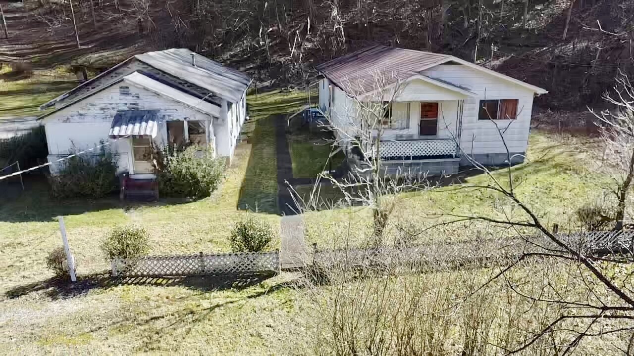 2 Homes for One Bid on Dead End Street