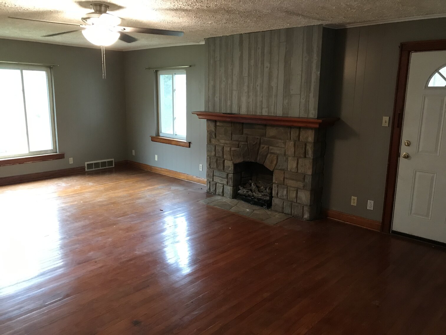 Image for SOLD $176,000 - Move-in Ready 5 Bedroom in St. Albans