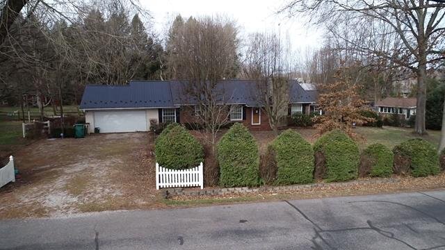 Image for SOLD $288,750 - Spacious 3 Bedroom on over 1 Acre in Maplewood Estates