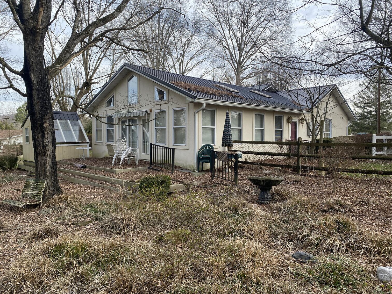 Image for SOLD $288,750 - Spacious 3 Bedroom on over 1 Acre in Maplewood Estates