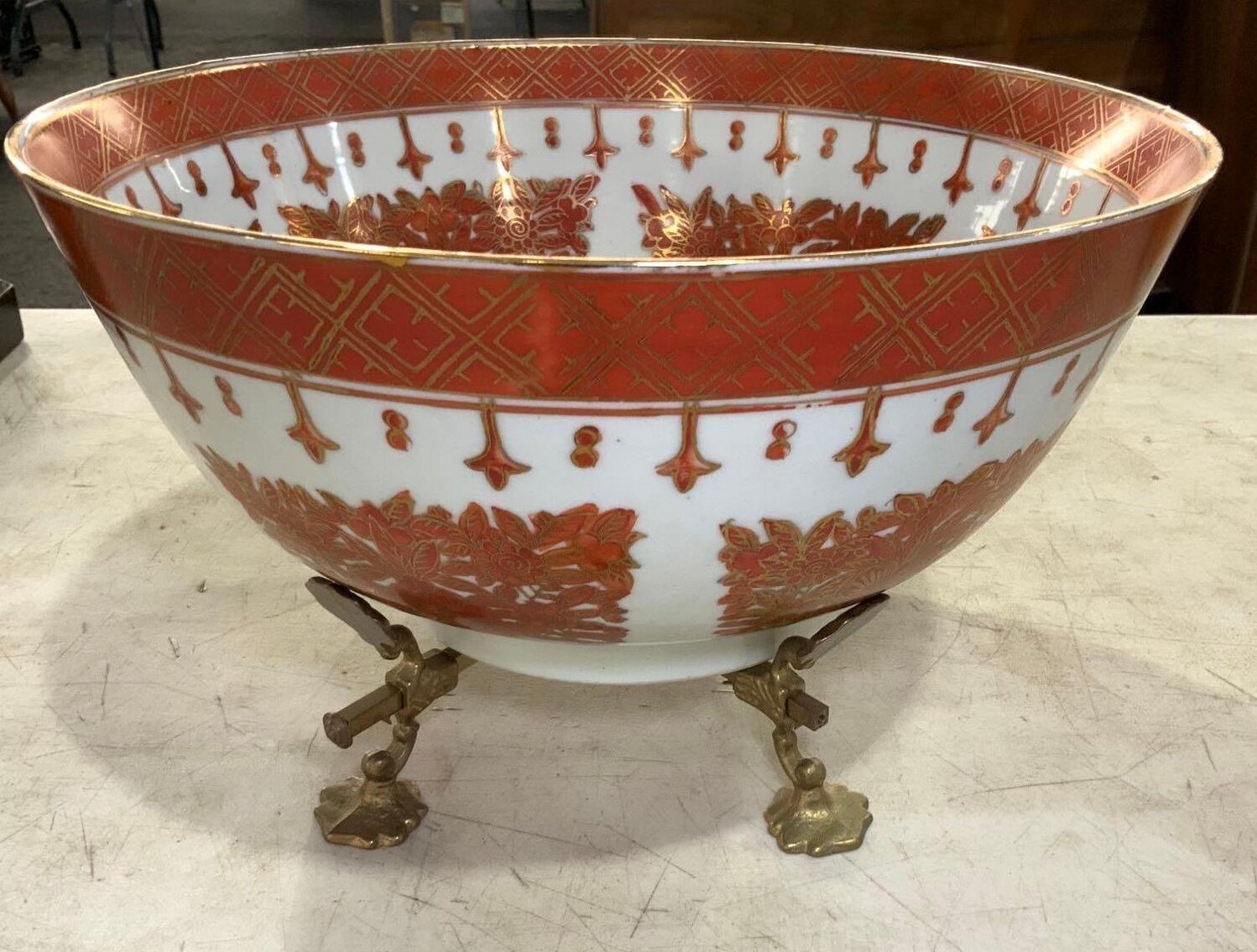 Image for Mid Century Modern Furniture, Southeast Asian Decorative Arts, Sewing Machines, Fabric, Glassware and China, Antiques