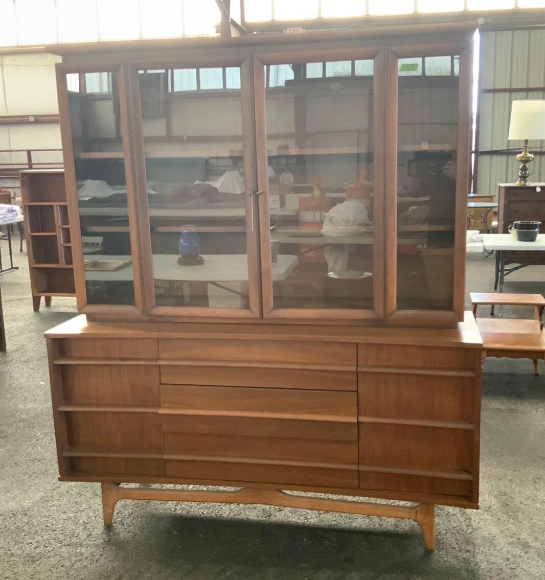 Image for Mid Century Modern Furniture, Southeast Asian Decorative Arts, Sewing Machines, Fabric, Glassware and China, Antiques