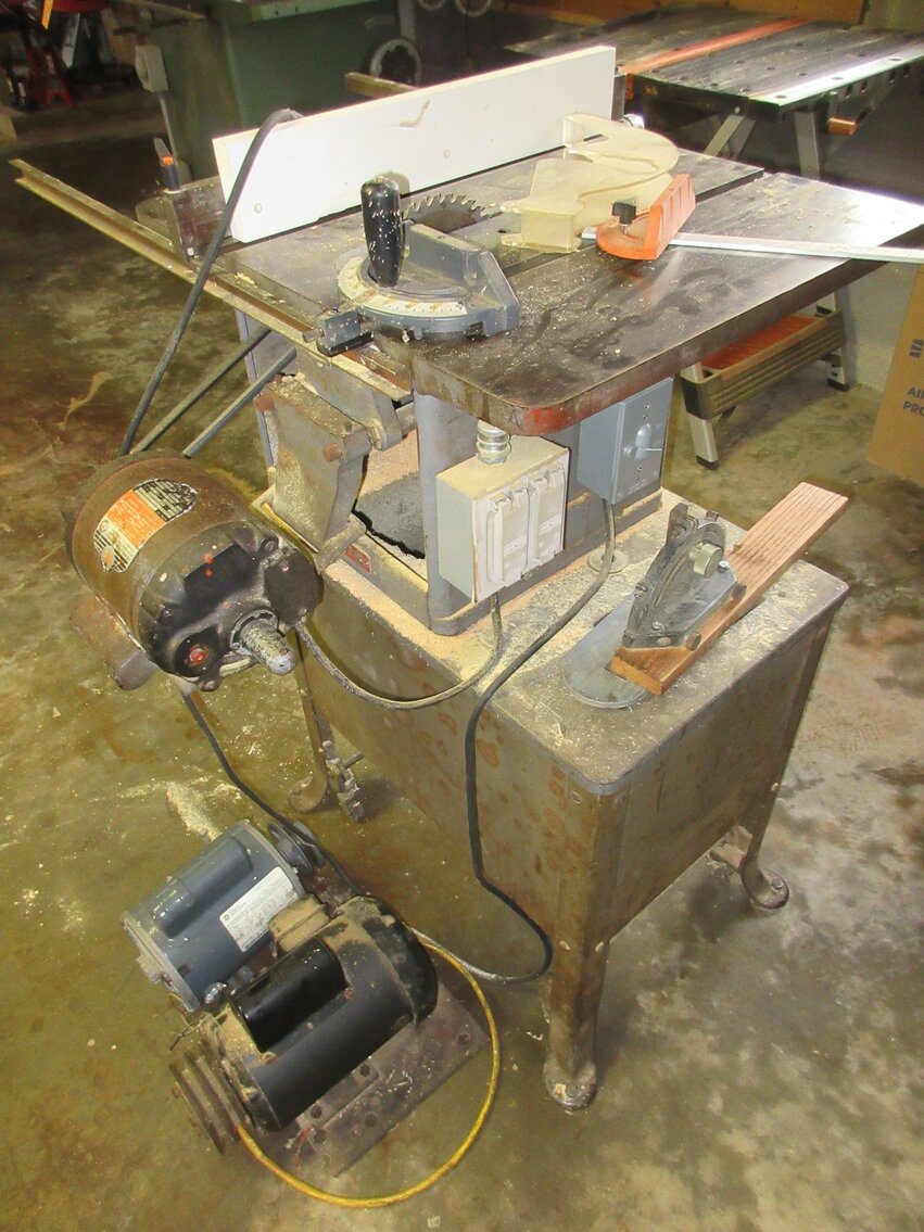 Image for Stonewood, WV – Estate Auction: Power Tools, Modern & Antique Furniture, Kitchen Items, Art & Collectibles, and More!