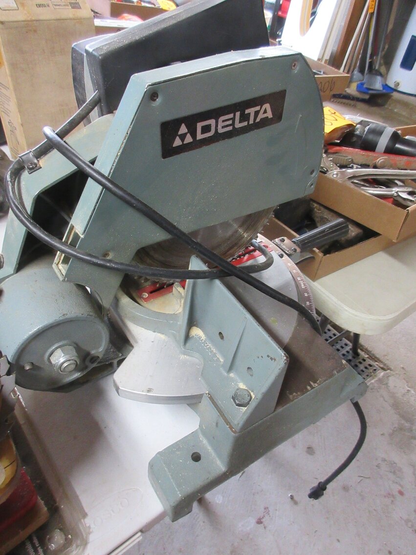 Image for Stonewood, WV – Estate Auction: Power Tools, Modern & Antique Furniture, Kitchen Items, Art & Collectibles, and More!