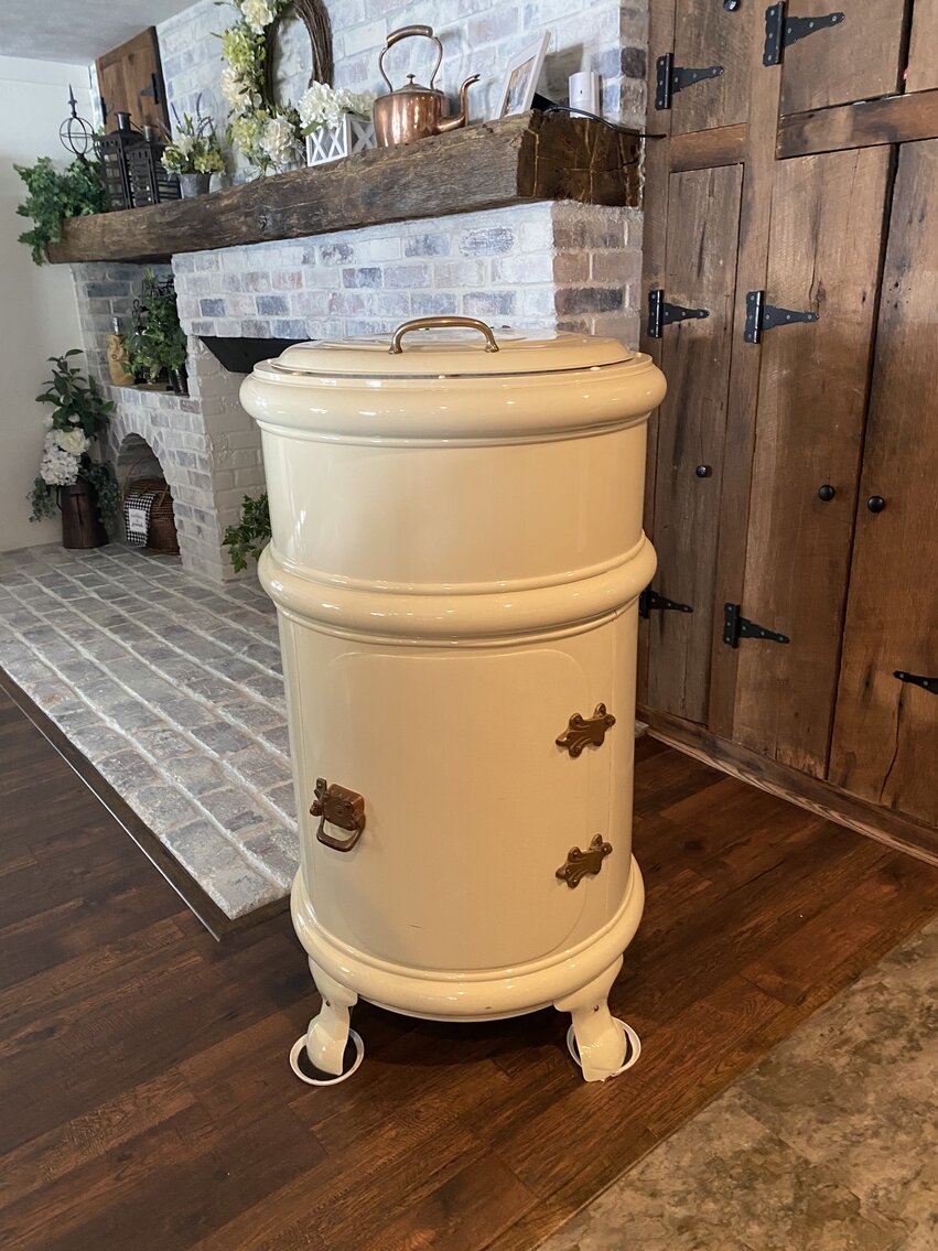 Fairmont, WV Quality Antiques, Collectibles, Tools, and More!