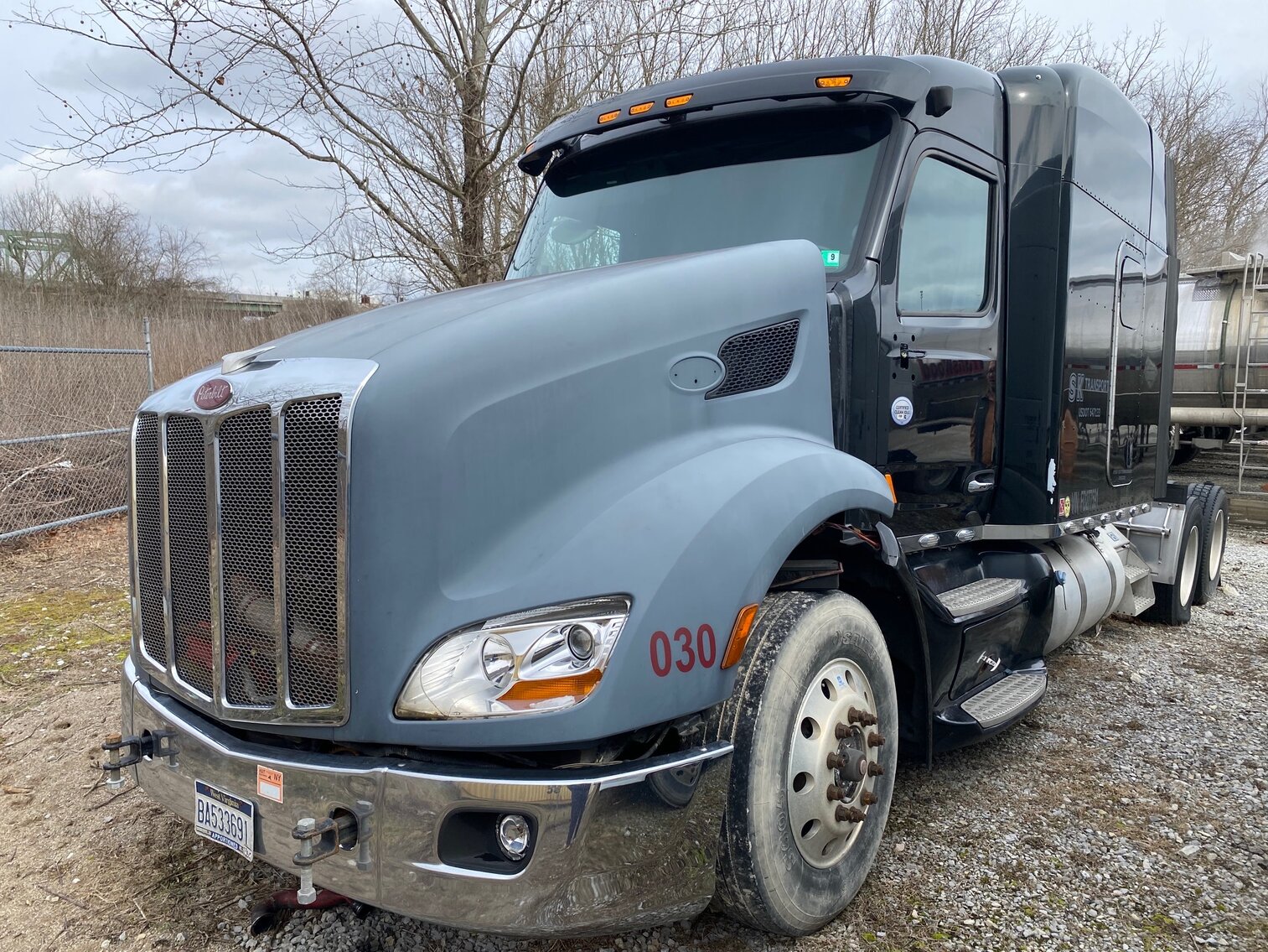 Image for Nitro, WV – Secured-Party Truck Auction: ’15 Peterbilt & ’07 Volvo