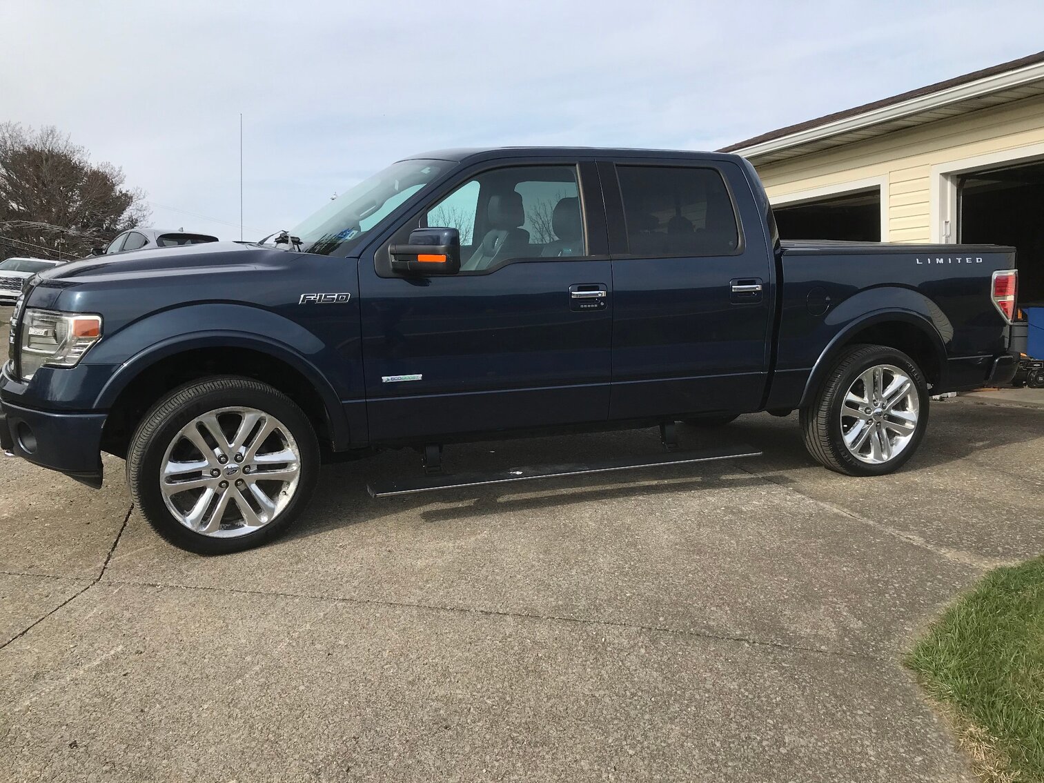 Image for Morgantown, WV – Walter Wymer Estate: Vehicles, Lawn Care Equipment, Huge Selection of Davis & Lynch Glass, Gun Safe, Ammo, Knives, Household Items, and more!