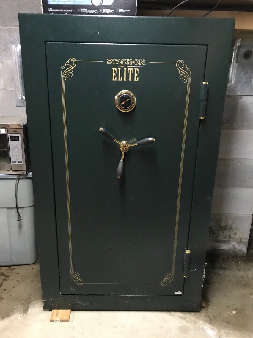 Image for Morgantown, WV – Walter Wymer Estate: Vehicles, Lawn Care Equipment, Huge Selection of Davis & Lynch Glass, Gun Safe, Ammo, Knives, Household Items, and more!