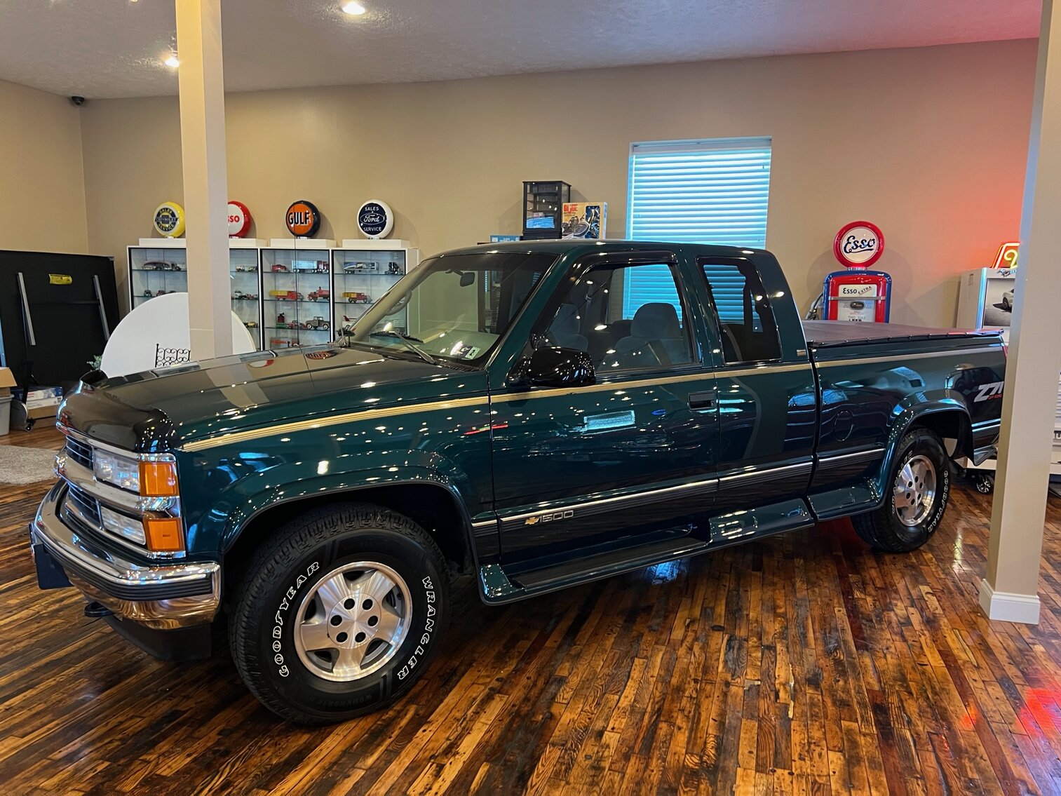 Shinnston, WV Spring Car Auction! ’63 & ’64 Ford Galaxies, ’62