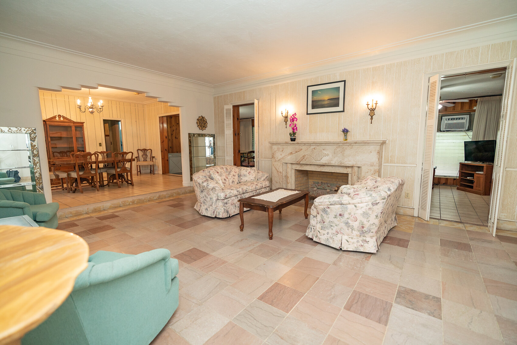 Image for Real Estate Auction by Order of the Bettye and Gerry R. Munro Estate