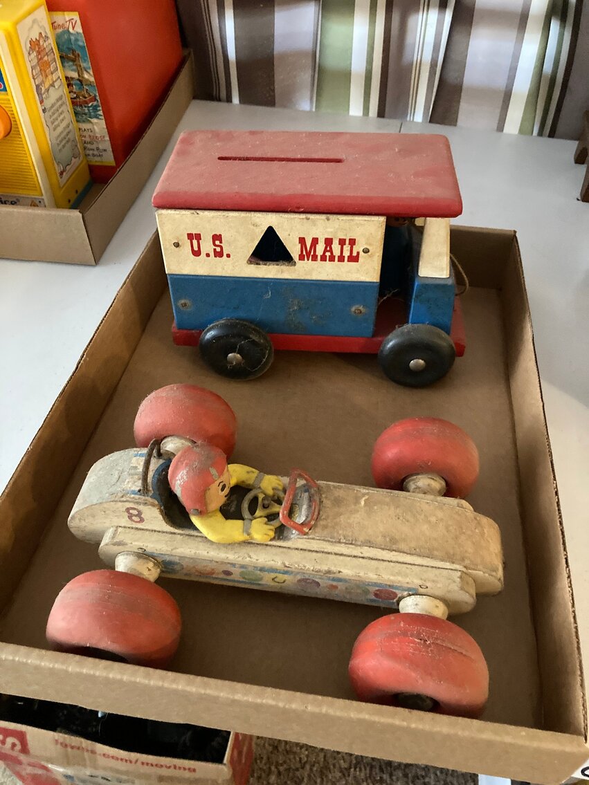 Image for Markleysburg, PA – Estate of Ricky Devault: Dolls, Clocks, Glassware, Lawn/Garden Items, and more!