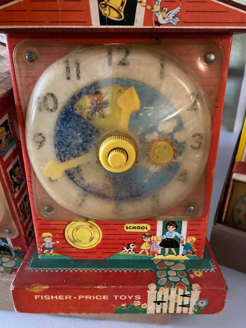 Image for Markleysburg, PA – Estate of Ricky Devault: Dolls, Clocks, Glassware, Lawn/Garden Items, and more!