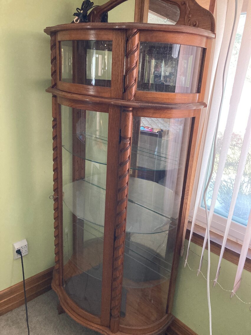 Image for Markleysburg, PA – Estate of Ricky Devault: Dolls, Clocks, Glassware, Lawn/Garden Items, and more!