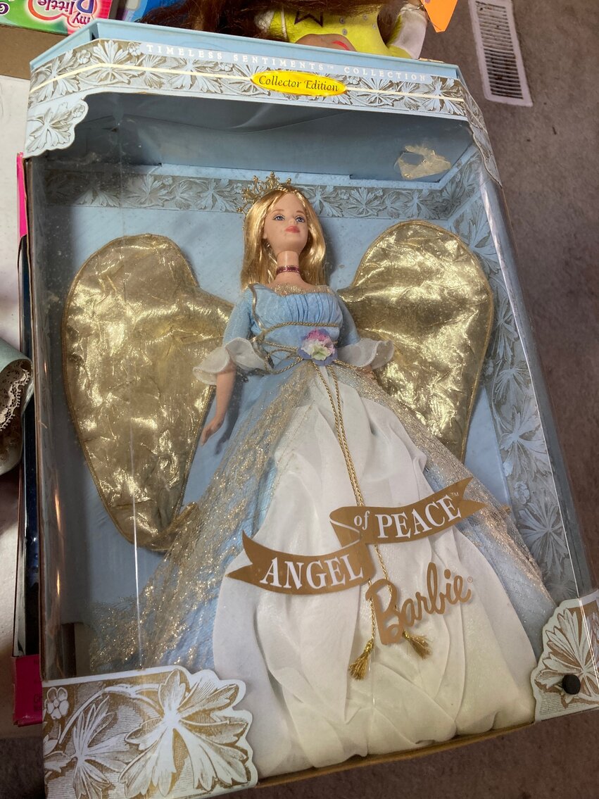 Image for Markleysburg, PA – Estate of Ricky Devault: Dolls, Clocks, Glassware, Lawn/Garden Items, and more!